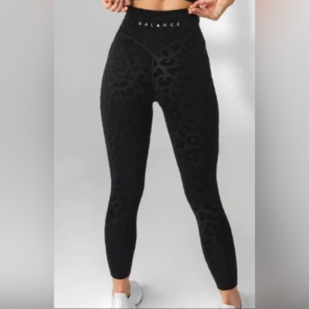 Balance Athletica Black Leopard Print High Rise Leggings Size S Squat Proof Gym